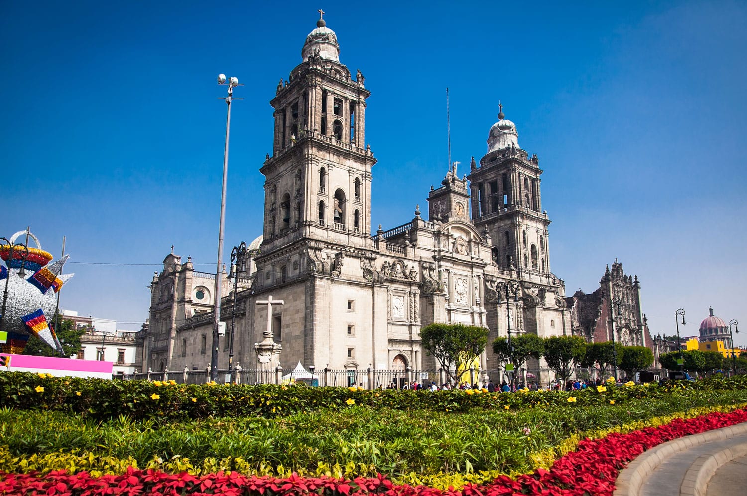 metropolitan-cathedral-mexico-city-shutterstock_363042839.jpg